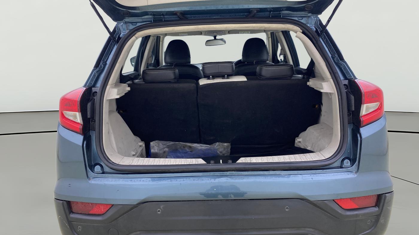 2021 Mahindra XUV300 W6 1.2 PETROL AMT, Petrol, Automatic, 62,028 km, Boot Open Zoomed View
