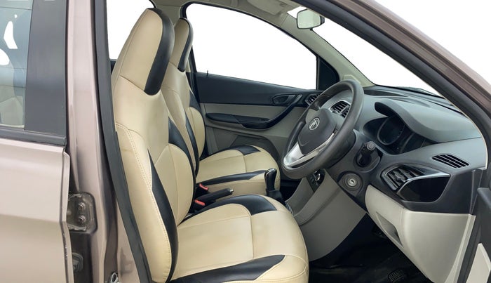 2016 Tata Tiago XT PETROL, Petrol, Manual, 25,136 km, Right Side Front Door Cabin