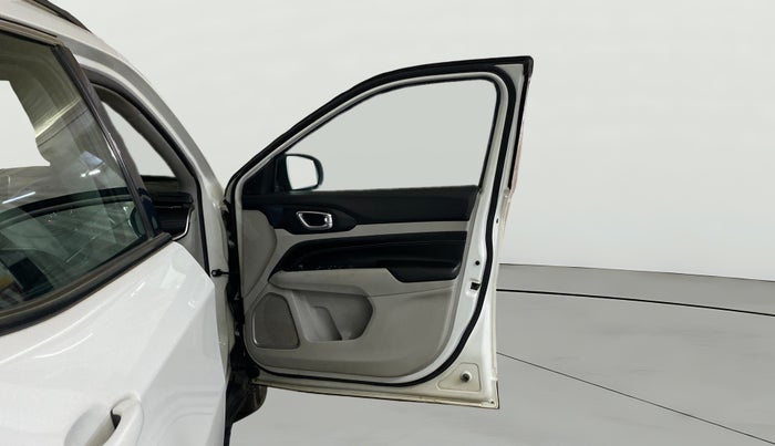 2021 Jeep Compass LONGITUDE (O) 2.0 DIESEL, Diesel, Manual, 1,08,615 km, RHS Front Door