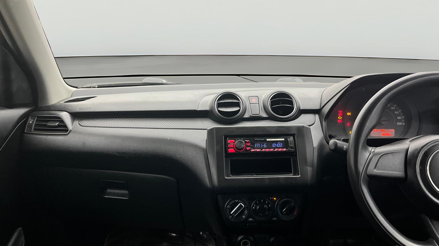 2018 Maruti Swift LXI, Petrol, Manual, 1,00,208 km, Air Conditioner