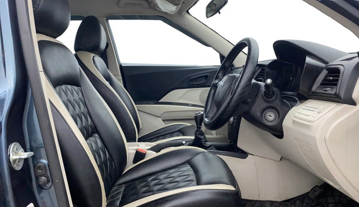 2023 Mahindra XUV300 W4 1.2 PETROL, Petrol, Manual, 84,262 km, Right Side Front Door Cabin