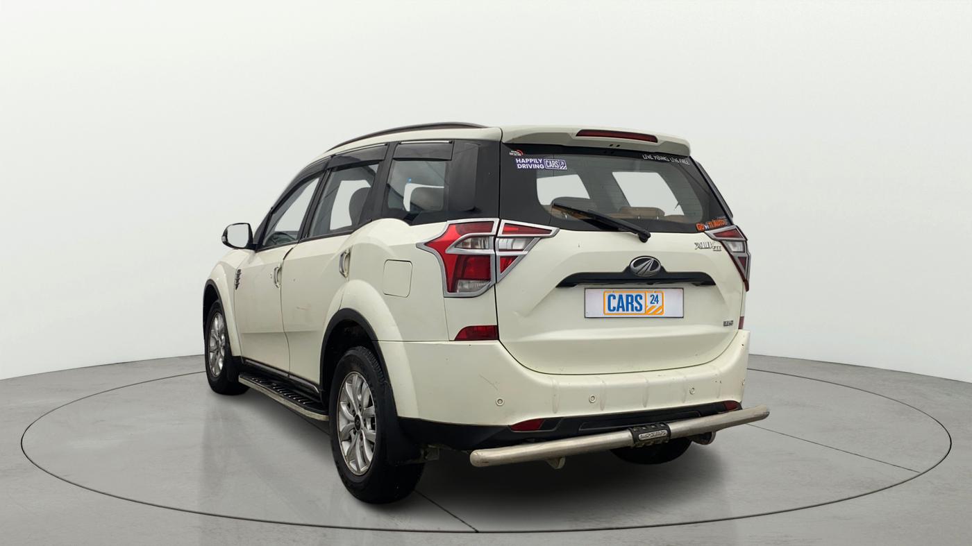 2020 Mahindra XUV500 W9, Diesel, Manual, 1,11,960 km, Left Back Diagonal