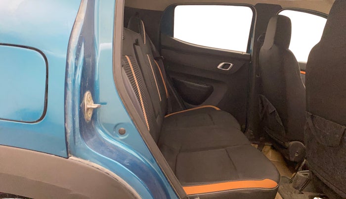 2020 Renault Kwid CLIMBER 1.0 AMT (O), Petrol, Automatic, 40,490 km, Right Side Rear Door Cabin