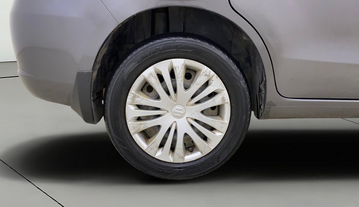 2015 Maruti Ertiga VXI CNG, CNG, Manual, 1,07,500 km, Right Rear Wheel
