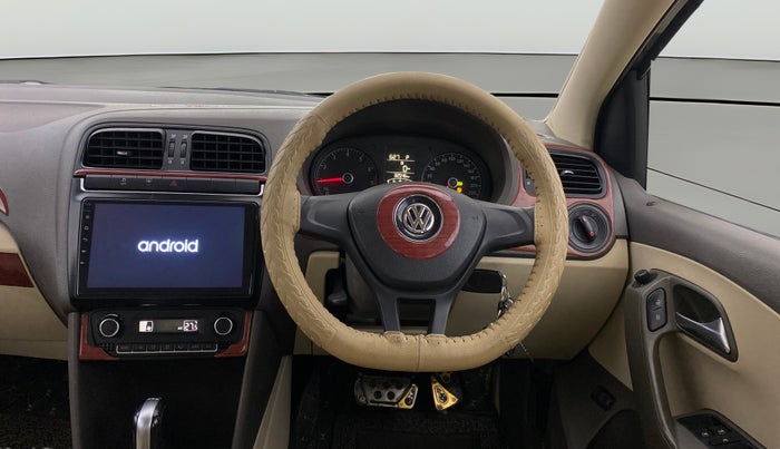 2014 Volkswagen Vento HIGHLINE PETROL AT, Petrol, Automatic, 32,543 km, Steering Wheel Close Up