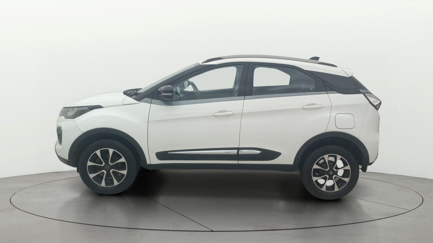 2020 Tata NEXON XZA PLUS SUNROOF DIESEL, Diesel, Automatic, 1,16,060 km, Left Side