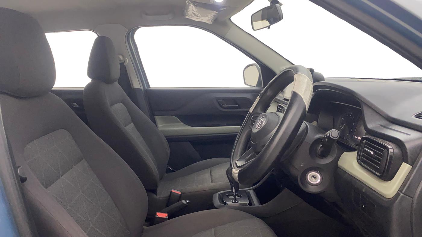2021 Tata PUNCH ADVENTURE AMT, Petrol, Automatic, 73,695 km, Right Side Front Door Cabin