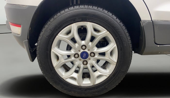2014 Ford Ecosport TITANIUM 1.0L ECOBOOST, Petrol, Manual, 1,00,191 km, Right Rear Wheel