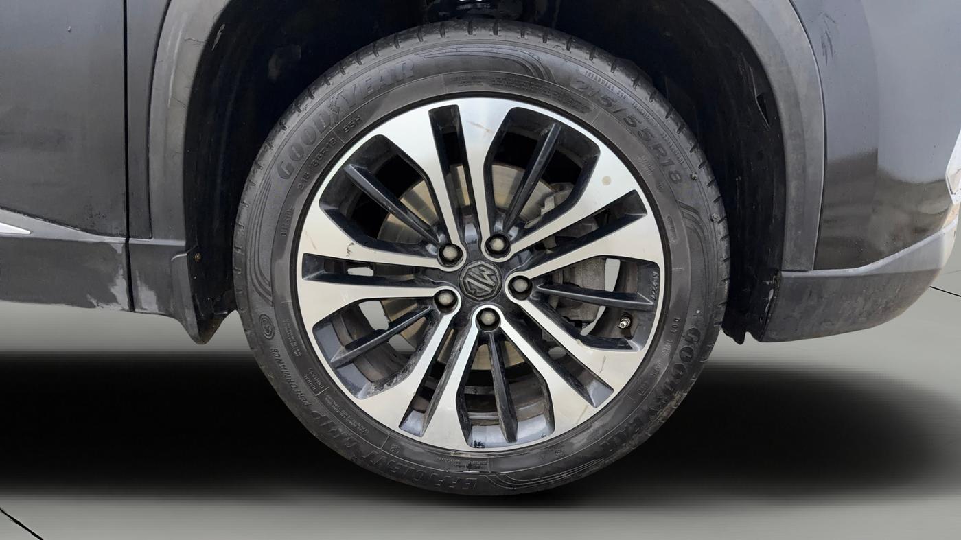 2022 MG HECTOR SHARP 1.5 PETROL CVT, Petrol, Automatic, 55,927 km, Right Front Wheel