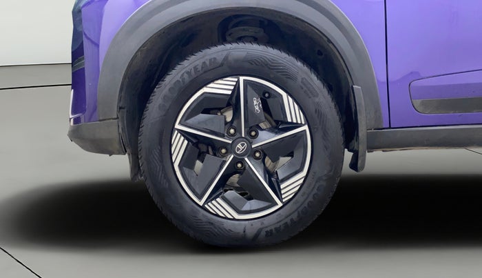 2023 Tata NEXON FEARLESS PURPLE + SUNROOF DUAL TONE 1.2 PETROL, Petrol, Manual, 42,318 km, Left Front Wheel