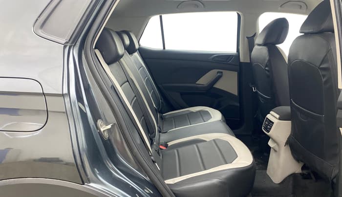 2022 Volkswagen TAIGUN COMFORTLINE 1.0 TSI MT, Petrol, Manual, 26,852 km, Right Side Rear Door Cabin