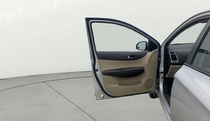 2014 Hyundai i20 ASTA 1.4 CRDI, Diesel, Manual, 1,02,817 km, LHS Front Door