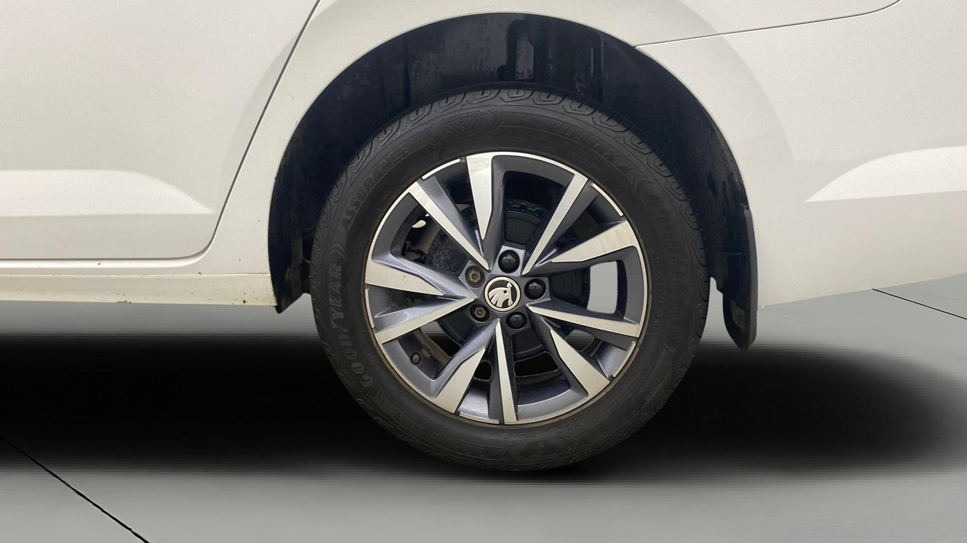 2022 Skoda SLAVIA STYLE 1.5L TSI DSG, Petrol, Automatic, 33,388 km, Left Rear Wheel