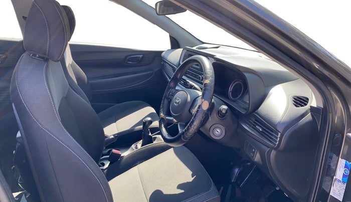 2020 Hyundai NEW I20 MAGNA 1.2 MT, Petrol, Manual, 23,731 km, Right Side Front Door Cabin