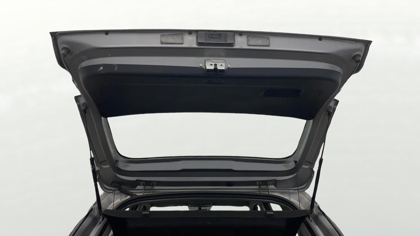 2021 KIA SONET HTK PLUS 1.2, Petrol, Manual, 1,16,993 km, Boot Door Open