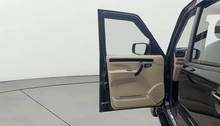 2024 Mahindra SCORPIO CLASSIC S11 7STR, Diesel, Manual, 32,413 km, LHS Front Door