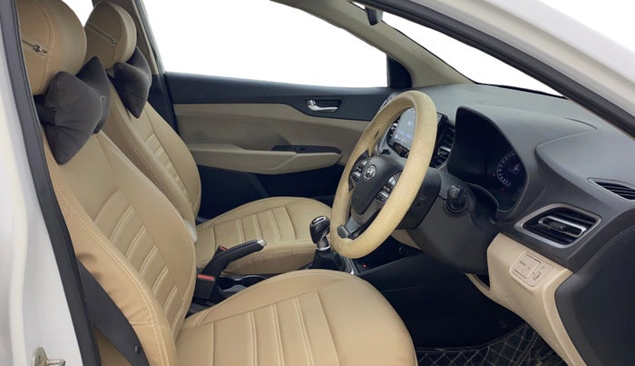 2022 Hyundai Verna SX 1.5 VTVT, Petrol, Manual, 98,461 km, Right Side Front Door Cabin