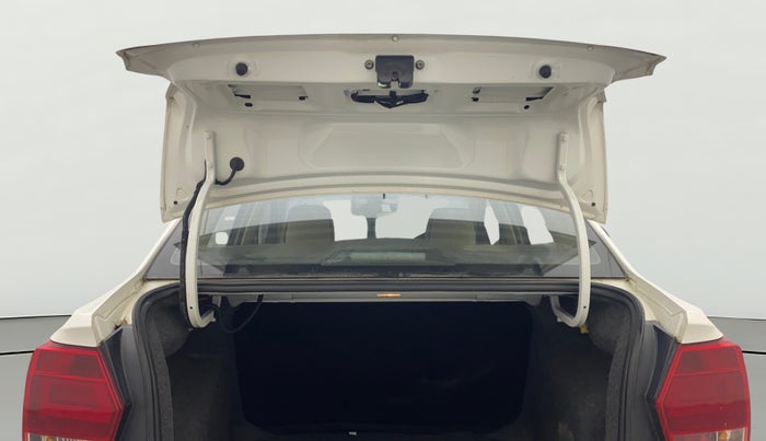 2016 Volkswagen Ameo HIGHLINE1.5L, Diesel, Manual, 69,246 km, Boot Door Open