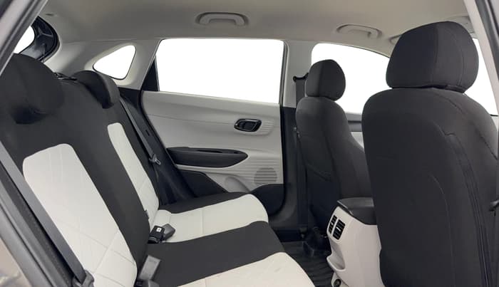 2024 Hyundai NEW I20 SPORTZ 1.2 IVT, Petrol, Automatic, 9,511 km, Right Side Rear Door Cabin