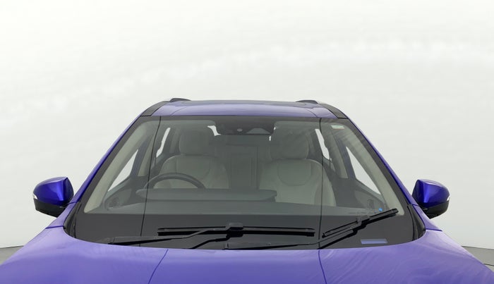 2021 Mahindra XUV700 AX 7 LUXURY P AT 7 STR, Petrol, Automatic, 1,21,757 km, Front Windshield