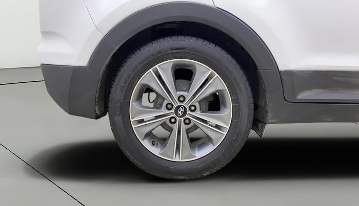 2017 Hyundai Creta SX PLUS AT 1.6 PETROL, CNG, Automatic, 1,17,634 km, Right Rear Wheel