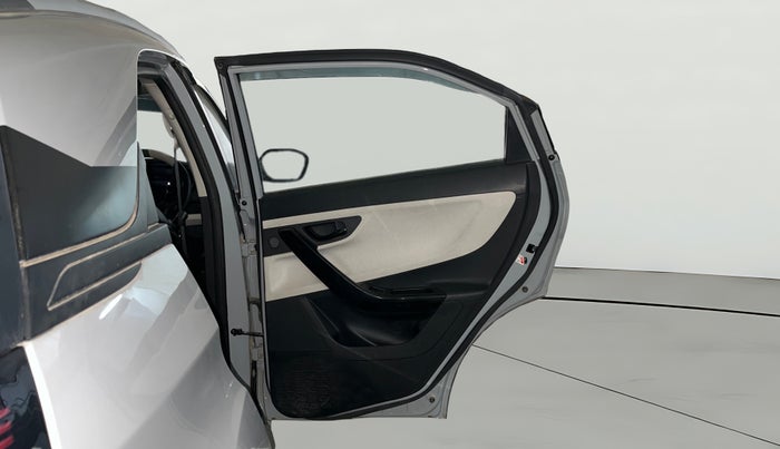 2024 Tata NEXON Pure S 1.2 iCNG, CNG, Manual, 27,432 km, RHS Rear Door