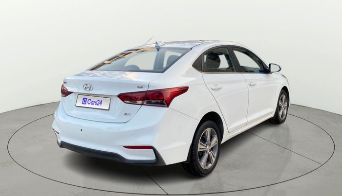 2018 Hyundai Verna 1.6 VTVT SX, Petrol, Manual, 87,828 km, Right Back Diagonal