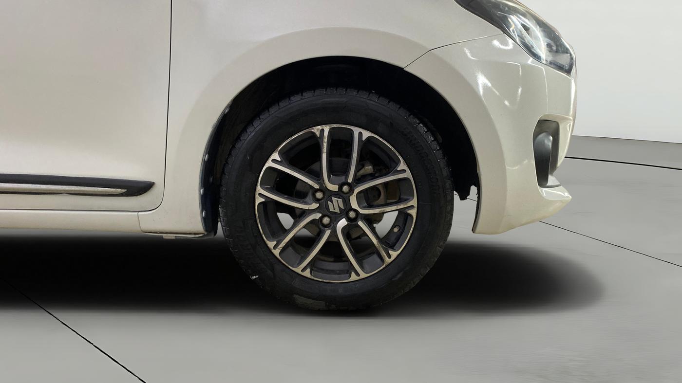 2021 Maruti Swift ZXI PLUS AMT, Petrol, Automatic, 83,037 km, Right Front Wheel