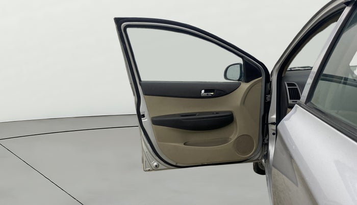 2012 Hyundai i20 SPORTZ 1.4 AT, Petrol, Automatic, 1,03,918 km, LHS Front Door