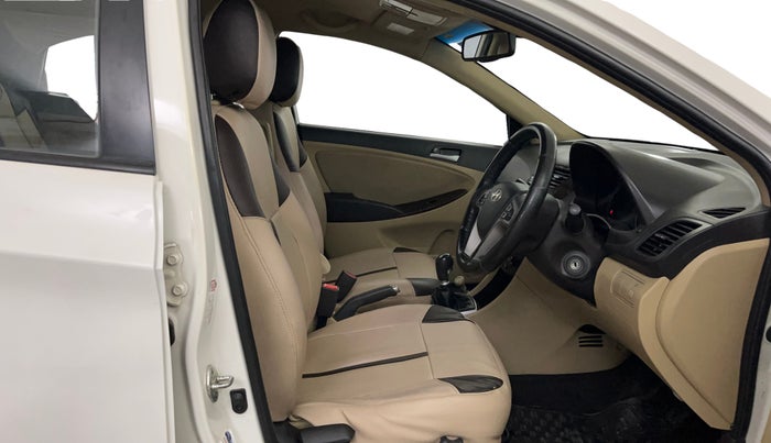 2016 Hyundai Verna 1.6 VTVT SX, Petrol, Manual, 28,909 km, Right Side Front Door Cabin