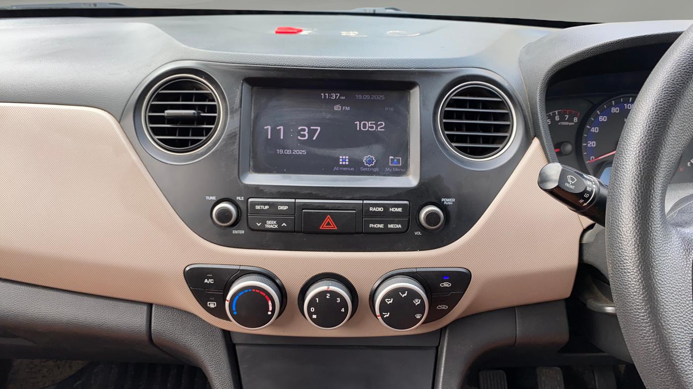 2018 Hyundai Xcent SX 1.2, Petrol, Manual, 45,000 km, Air Conditioner
