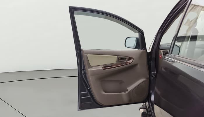 2015 Toyota Innova 2.5 GX 7 STR, Diesel, Manual, 93,285 km, LHS Front Door
