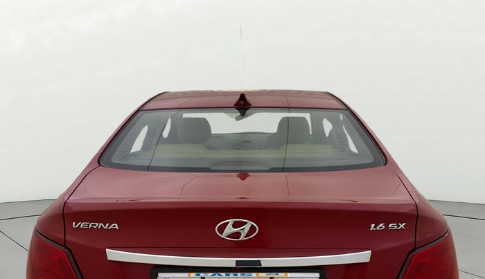2017 Hyundai Verna 1.6 VTVT SX O, Petrol, Manual, 50,266 km, Rear Windshield