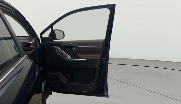 2024 Toyota INNOVA HYCROSS ZX HYBRID 7 STR, Hybrid, Automatic, 31,548 km, RHS Front Door