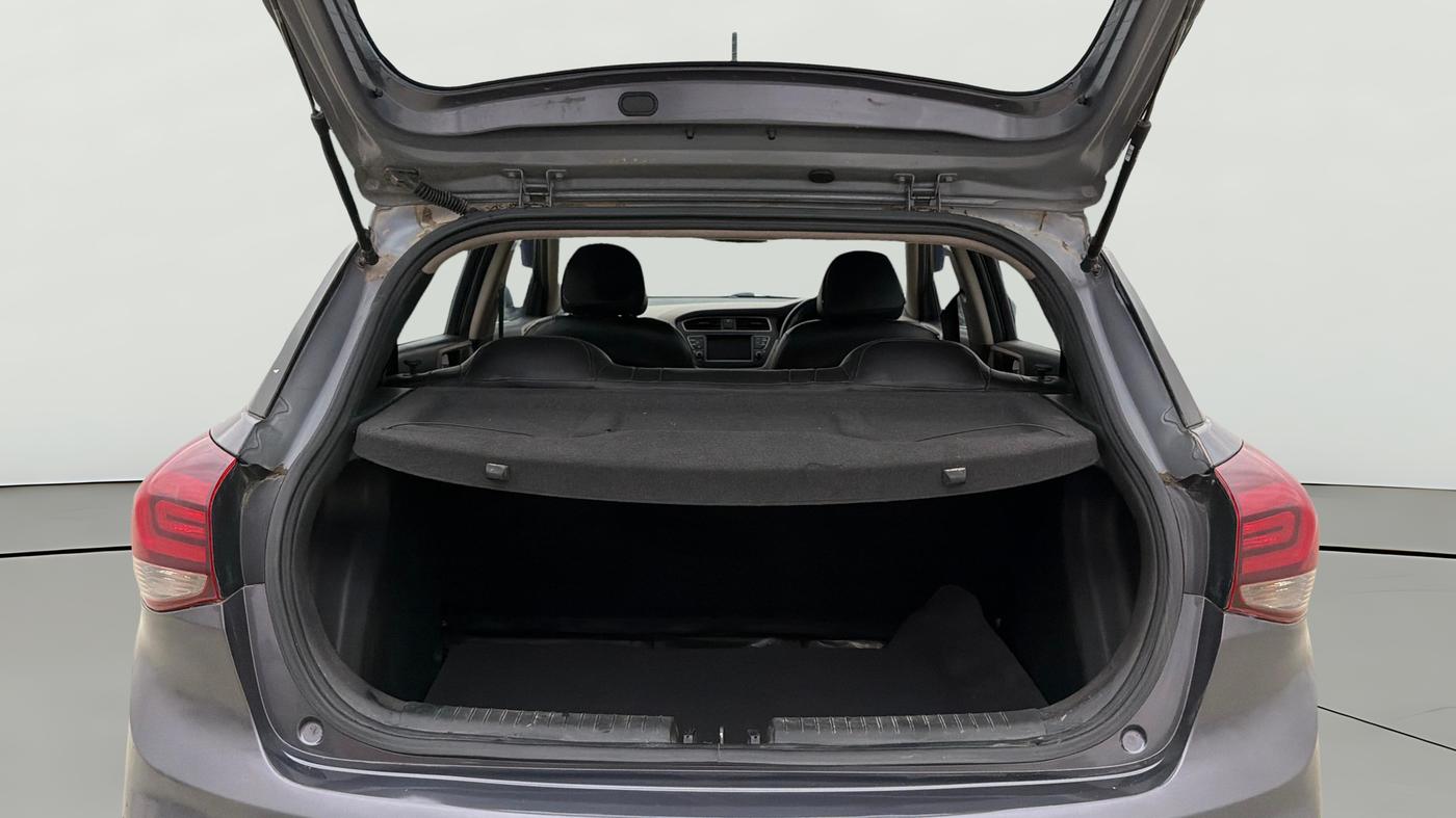 2020 Hyundai Elite i20 SPORTZ PLUS 1.2, Petrol, Manual, 28,946 km, Boot Open Zoomed View