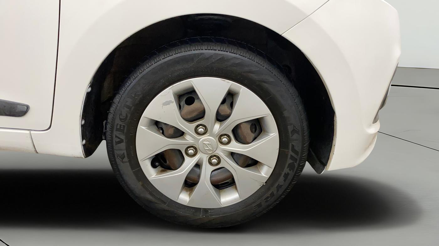 2015 Hyundai Xcent S 1.2, Petrol, Manual, 48,168 km, Right Front Wheel
