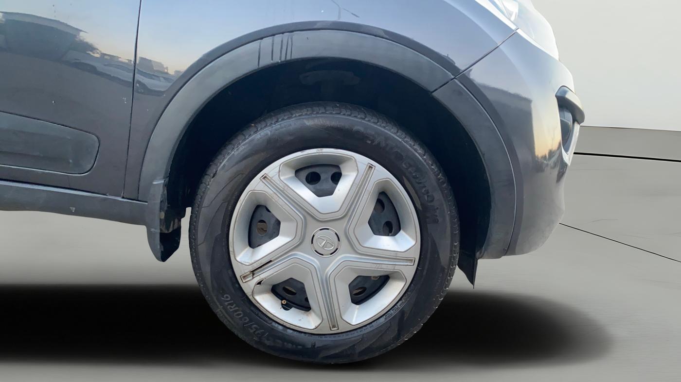 2019 Tata NEXON XZ PETROL, Petrol, Manual, 53,586 km, Right Front Wheel