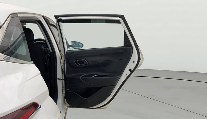 2022 Hyundai NEW I20 ASTA 1.2 MT, Petrol, Manual, 32,403 km, RHS Rear Door