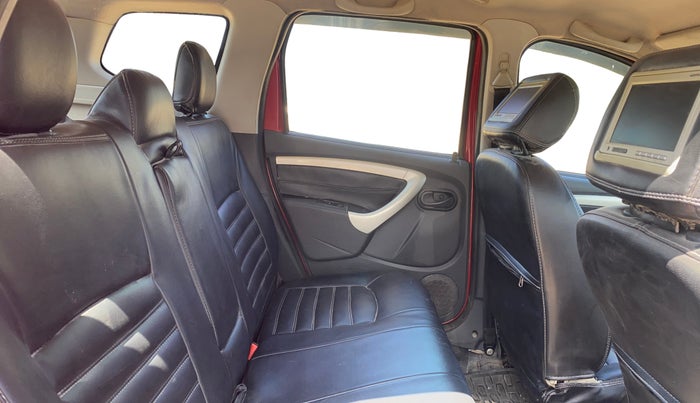 2014 Renault Duster 110 PS RXL ADVENTURE, Diesel, Manual, 1,09,872 km, Right Side Rear Door Cabin