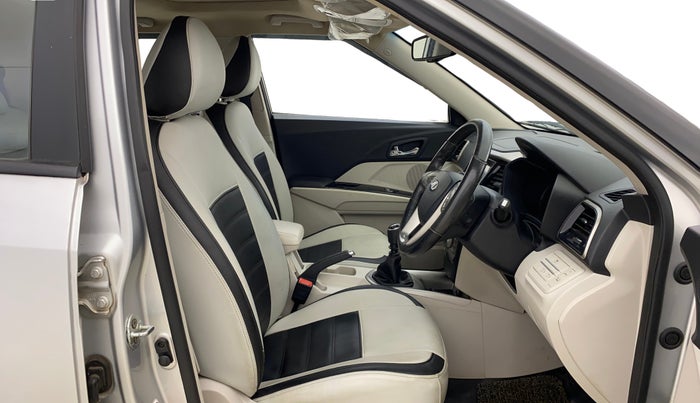 2020 Mahindra XUV300 W8 (O) 1.2 PETROL, Petrol, Manual, 40,915 km, Right Side Front Door Cabin