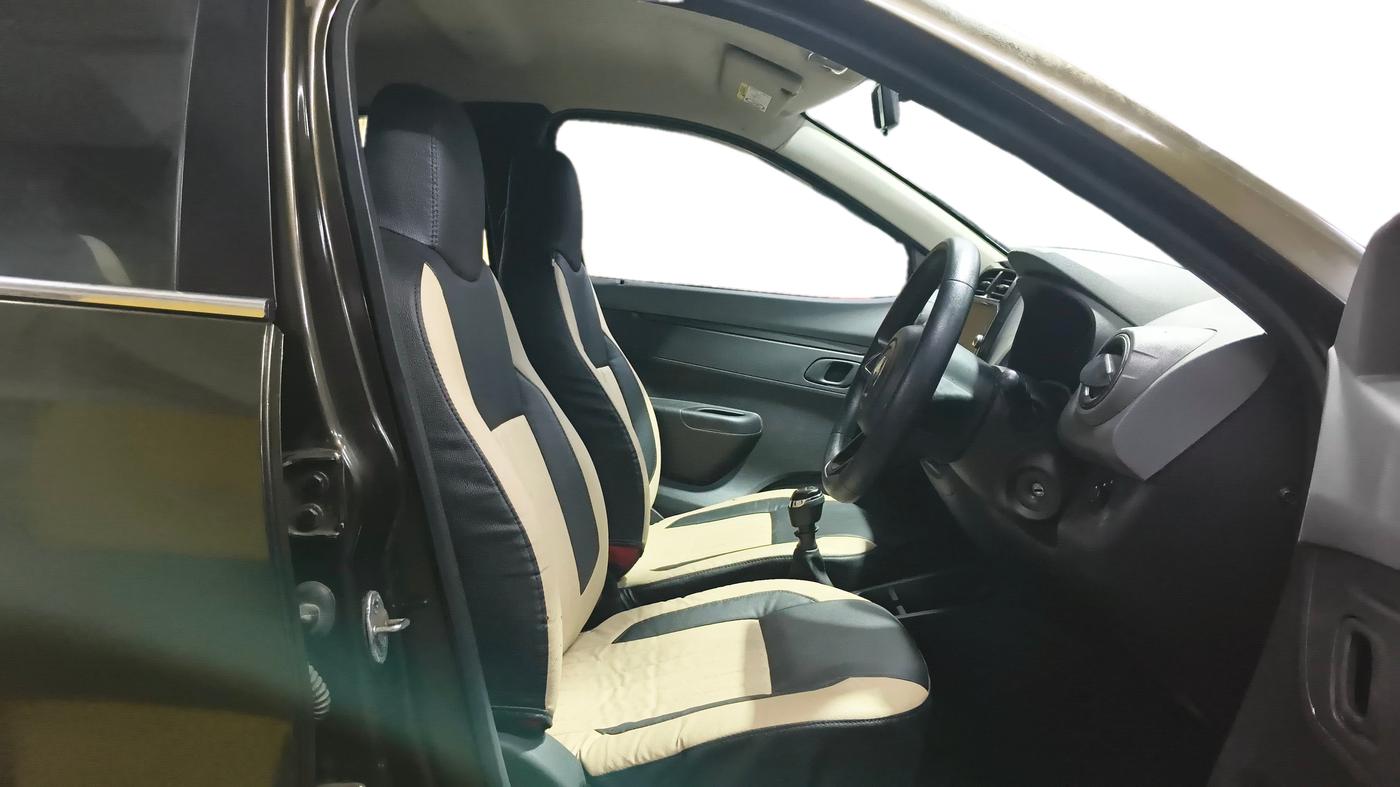 2022 Renault Kwid RXT 1.0 (O), Petrol, Manual, 17,612 km, Right Side Front Door Cabin