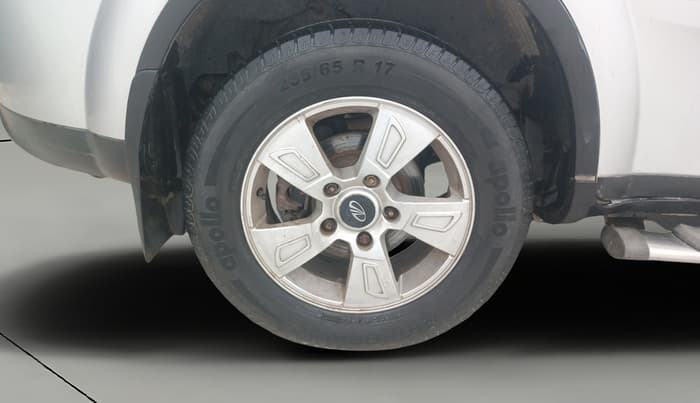 2014 Mahindra XUV500 W8, Diesel, Manual, 1,24,651 km, Right Rear Wheel