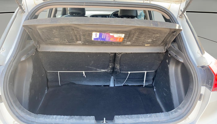 2017 Hyundai Elite i20 ASTA 1.2 (O), Petrol, Manual, 87,263 km, Boot Open Zoomed View