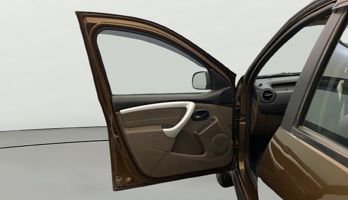 2017 Renault Duster RXL PETROL, Petrol, Manual, 76,118 km, LHS Front Door