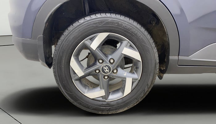 2021 Hyundai VENUE SX 1.5 CRDI, Diesel, Manual, 1,05,889 km, Right Rear Wheel