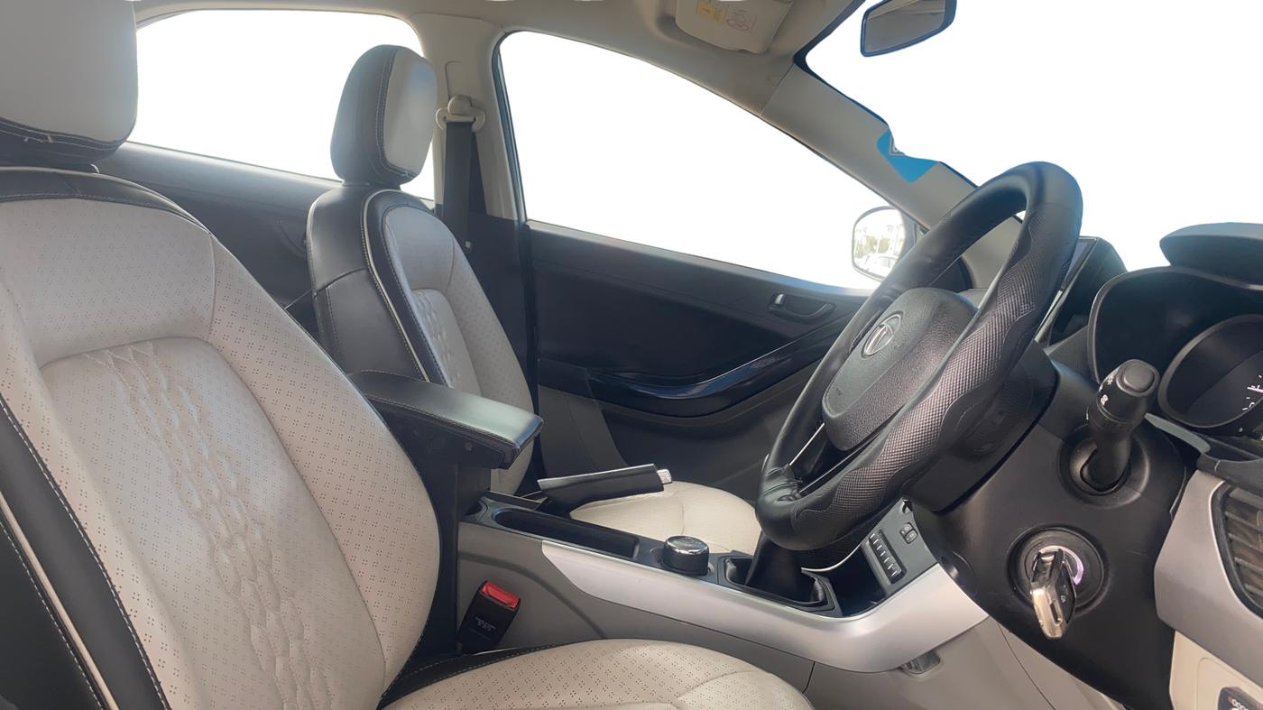 2019 Tata NEXON XM PETROL, CNG, Manual, 50,843 km, Right Side Front Door Cabin