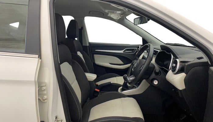 2022 MG ASTOR SUPER EX 1.5 MT, Petrol, Manual, 44,245 km, Right Side Front Door Cabin