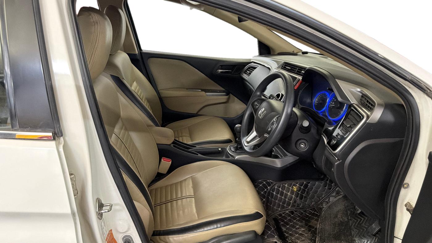 2015 Honda City 1.5L I-VTEC V MT, Petrol, Manual, 32,396 km, Right Side Front Door Cabin