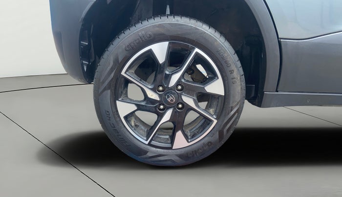 2024 Tata PUNCH Creative Dual Tone MT Sunroof, Petrol, Manual, 25,540 km, Right Rear Wheel