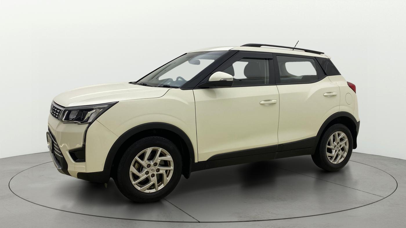 2022 Mahindra XUV300 W8 1.2 PETROL, Petrol, Manual, 62,411 km, Left Front Diagonal